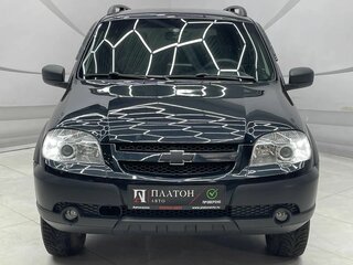 2016 Chevrolet Niva I Рестайлинг, чёрный, 685000 рублей, вид 2