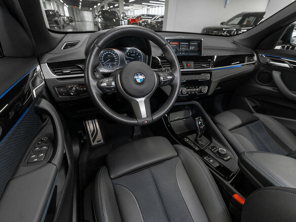 2020 BMW X1 20i xDrive II (F48) Рестайлинг, чёрный, 3770000 рублей - вид 11