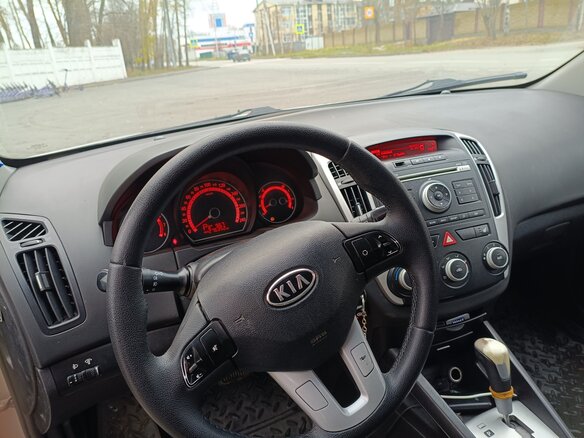 2010 Kia Ceed I Рестайлинг, серебристый, 650000 рублей - вид 5
