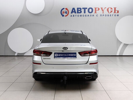 2019 Kia Optima IV Рестайлинг, серебристый, 1448000 рублей, вид 4