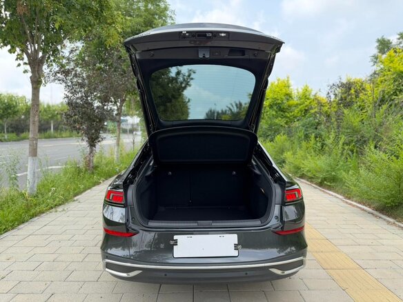 2023 Volkswagen Lamando L II, чёрный, 1710005 рублей - вид 8