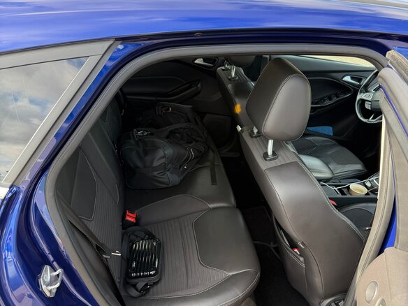 2015 Ford Focus III Рестайлинг, синий - вид 13