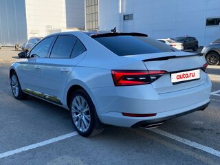 2021 Skoda Superb III Рестайлинг, белый, 3500000 рублей, вид 2