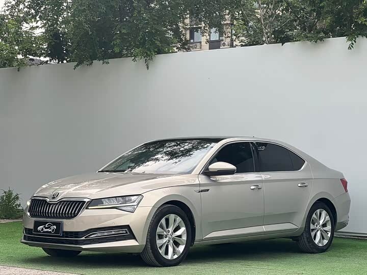 Открыть фотографии: Skoda Superb III Рестайлинг