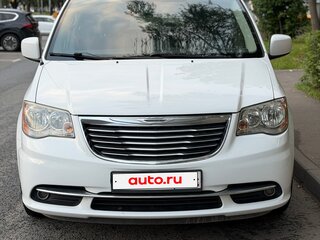 2014 Chrysler Town & Country V Рестайлинг, белый, 2000000 рублей, вид 2