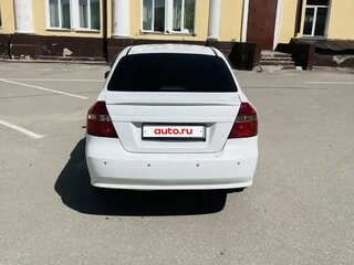 2011 Chevrolet Aveo I Рестайлинг, белый, 280000 рублей, вид 3