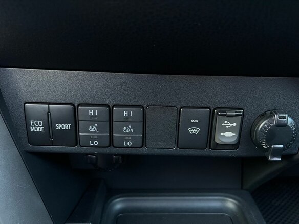 2017 Toyota RAV4 IV (XA40) Рестайлинг, белый - вид 19