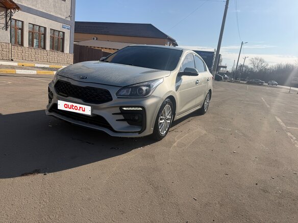 2017 Kia Rio IV, бежевый, 1550000 рублей