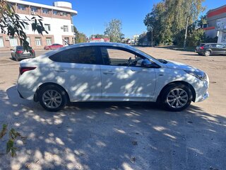 2017 Hyundai Solaris II, белый, 1350000 рублей, вид 4