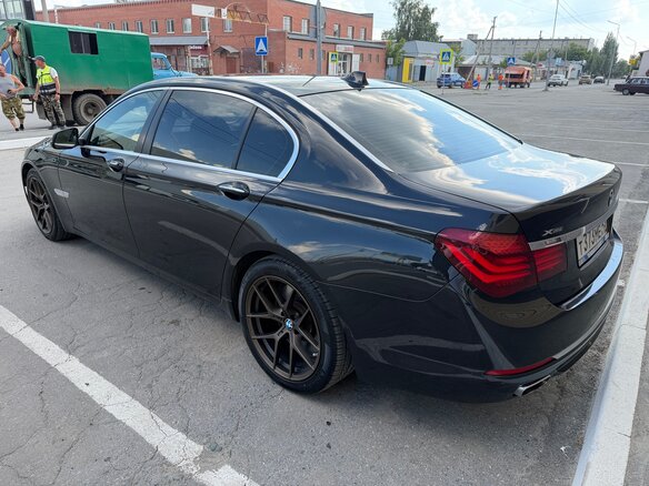 2015 BMW 7 серии Long 750Li xDrive V (F01/F02/F04) Рестайлинг, чёрный, 2869000 рублей - вид 8