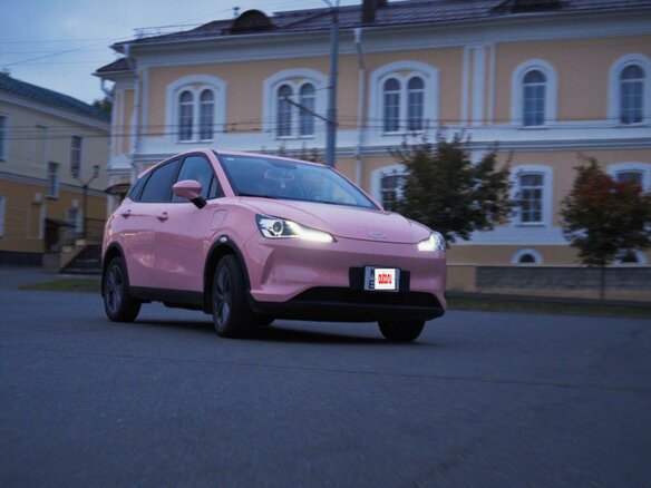 2021 Hozon Neta V, розовый, 1200000 рублей