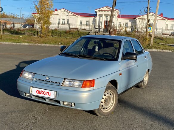 2005 Lada (ВАЗ) 2110, серебристый, 210000 рублей