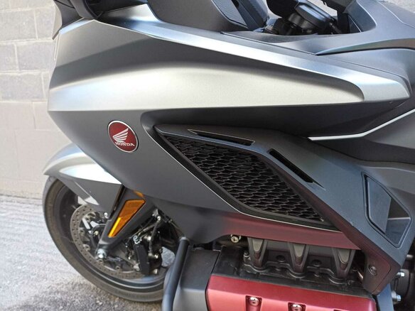 2024 Honda GL 1800 Gold Wing, серебристый, 2399000 рублей - вид 8