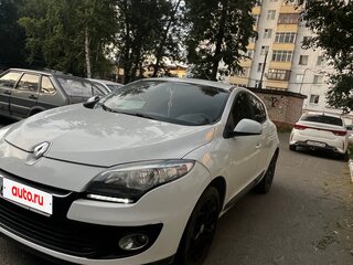 2014 Renault Megane III Рестайлинг, белый, 734999 рублей, вид 1