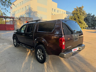 2008 Nissan Navara (Frontier) III (D40), серый, 1400000 рублей, вид 2