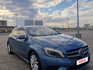 2014 Mercedes-Benz A-Класс 200 III (W176), синий, 1250000 рублей, вид 4