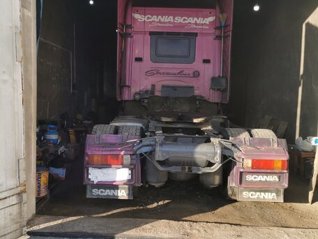 1999 Scania 4-Series, пурпурный, 2000000 рублей, вид 2