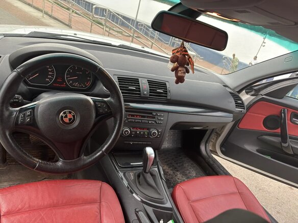 2009 BMW 1 серии 120i I (E81/E82/E87/E88) Рестайлинг, белый, 1200000 рублей - вид 12