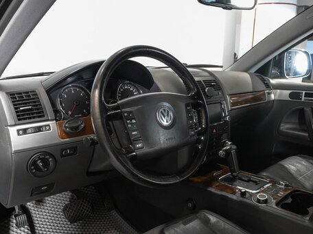 2008 Volkswagen Touareg I Рестайлинг, чёрный, 772000 рублей, вид 5