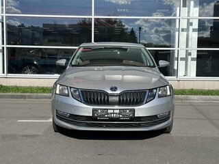 2019 Skoda Octavia III (A7) Рестайлинг, серебристый, 1350000 рублей, вид 2