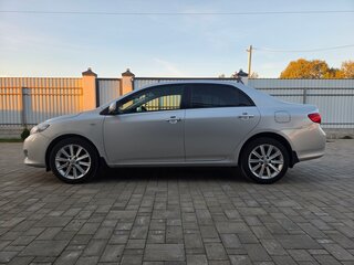 2010 Toyota Corolla X (E140, E150), серебристый, 1150000 рублей, вид 4
