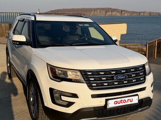 2017 Ford Explorer V Рестайлинг 2, белый, 2470000 рублей, вид 1