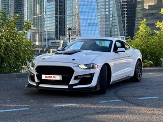 2019 Ford Mustang VI Рестайлинг, белый, 2400000 рублей, вид 3