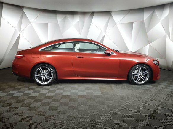 2019 Mercedes-Benz E-Класс 200 V (W213, S213, C238), красный, 3800000 рублей - вид 5
