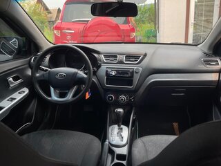 2012 Kia Rio III, зелёный, 850000 рублей, вид 5