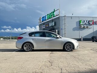 2012 Chevrolet Cruze I Рестайлинг, серебристый, 600000 рублей, вид 4