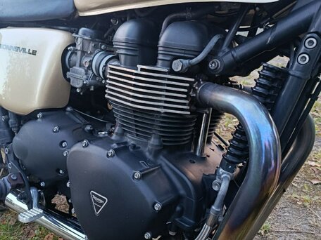 2012 Triumph Bonneville T100, золотистый, 450000 рублей, вид 2