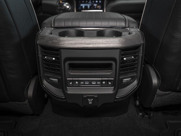 2026 Ram 1500 Crew Cab V Рестайлинг, серебристый, 9390000 рублей - вид 30