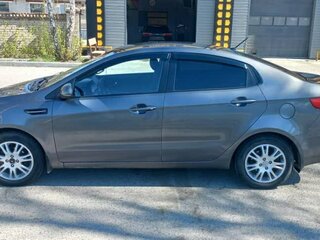 2012 Kia Rio 5-speed III, серый, 650000 рублей, вид 3