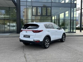 2019 Kia Sportage IV Рестайлинг, белый, 2190000 рублей, вид 5