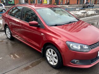 2013 Volkswagen Polo V, красный, 700000 рублей, вид 4