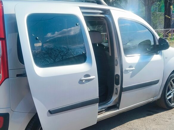 2013 Renault Kangoo II Рестайлинг, серый, 1300000 рублей - вид 12