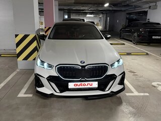 2024 BMW 5 серии Long 530Li xDrive VIII (G60/G61/G68), белый, 8685000 рублей, вид 1