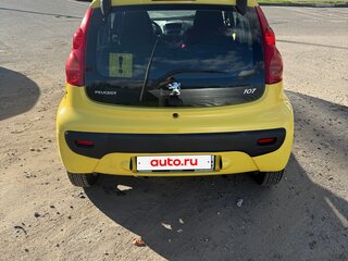 2010 Peugeot 107 I Рестайлинг, жёлтый, 380000 рублей, вид 4