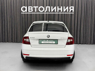 2019 Skoda Octavia III (A7) Рестайлинг, белый, 1899000 рублей, вид 4