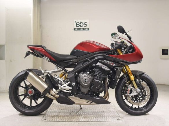 2022 Triumph Speed Triple, красный, 1200000 рублей