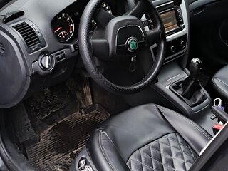 2010 Skoda Octavia II (A5) Рестайлинг, чёрный, 800000 рублей, вид 4