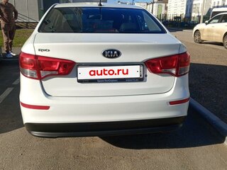 2015 Kia Rio III Рестайлинг, белый, 1000000 рублей, вид 3