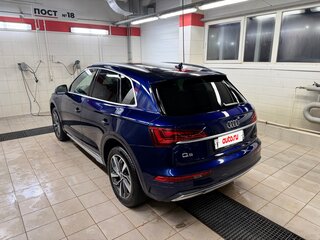 2021 Audi Q5 45 TFSI II (FY) Рестайлинг, синий, 3690000 рублей, вид 4