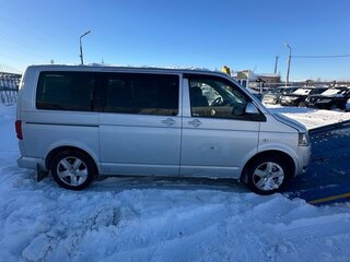 2012 Volkswagen Multivan T5 Рестайлинг, серебристый, 1448140 рублей, вид 3