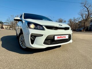 2018 Kia Rio IV, белый, 1400000 рублей, вид 3