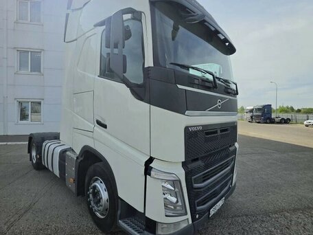 2019 Volvo FH, белый, 6900000 рублей, вид 2
