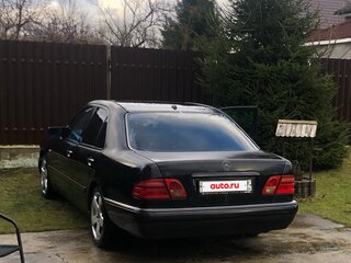 1999 Mercedes-Benz E-Класс 320 II (W210, S210) Рестайлинг, синий, 450000 рублей, вид 5