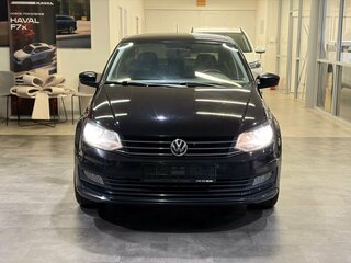 2015 Volkswagen Polo V Рестайлинг, чёрный, 819000 рублей, вид 2