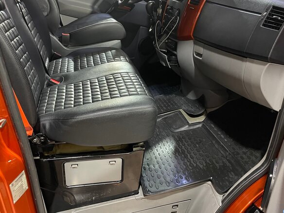 2007 Volkswagen Crafter, оранжевый, 2390000 рублей - вид 15