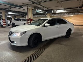 2014 Toyota Camry VII (XV50), белый, 1370000 рублей, вид 3